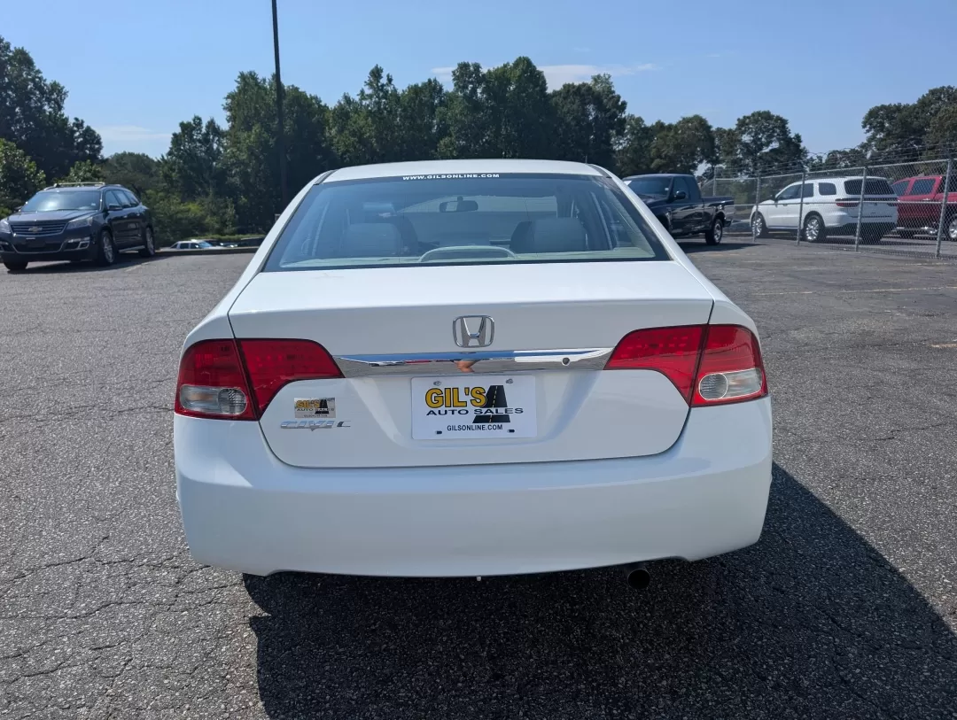 2009 Honda Civic Sdn LX (2HGFA16599H) with an Other engine, located at 3959 U.S. 80 W, Phenix City, AL, 36870, (334) 297-4885, 32.469296, -85.135185 - **Discover Your Next Adventure with the 2009 Honda Civic LX at Gils Auto!**<br /> <br /> Are you looking for a dependable vehicle that aligns with your busy lifestyle? The 2009 Honda Civic LX, available at Gils Auto in Phenix City, AL, is the perfect blend of efficiency and comfort, making it the id - Photo#5