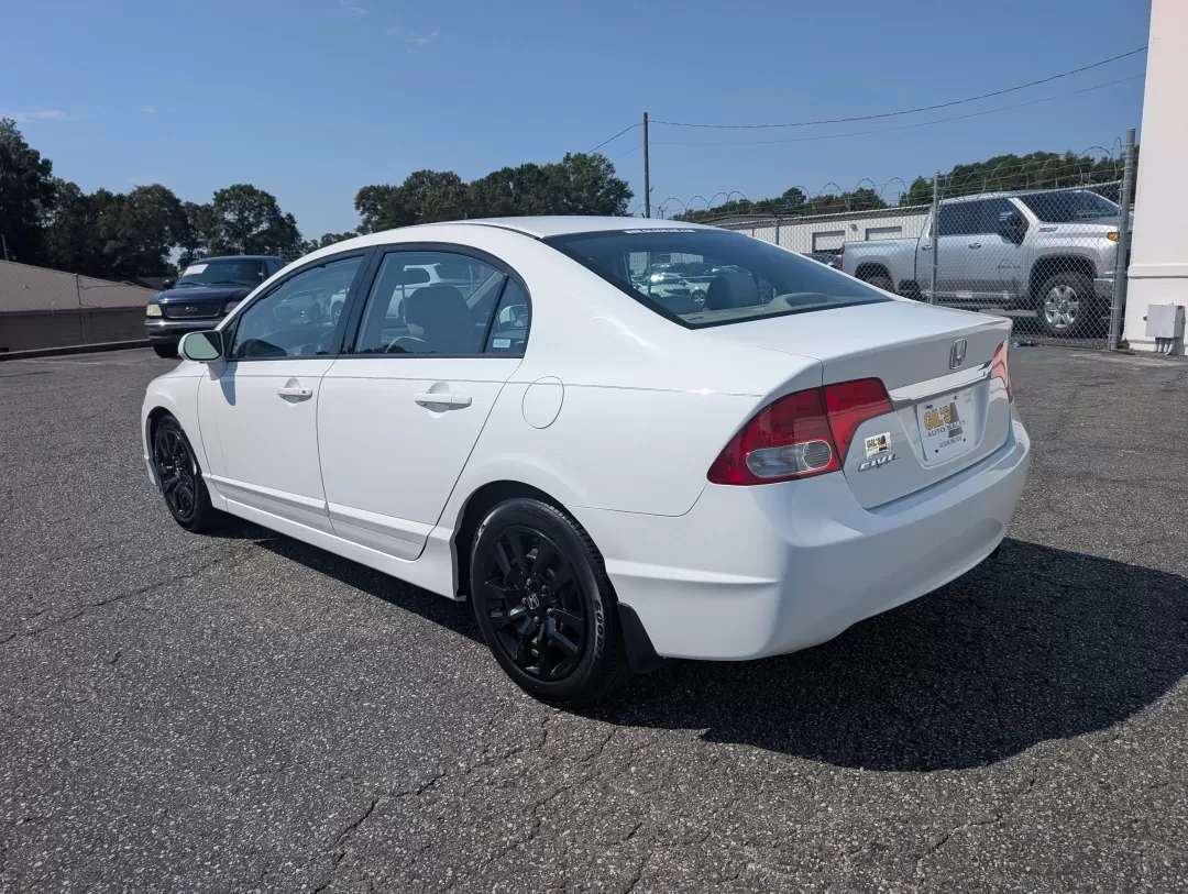 2009 Honda Civic Sdn LX (2HGFA16599H) with an Other engine, located at 3959 U.S. 80 W, Phenix City, AL, 36870, (334) 297-4885, 32.469296, -85.135185 - **Discover Your Next Adventure with the 2009 Honda Civic LX at Gils Auto!**<br /> <br /> Are you looking for a dependable vehicle that aligns with your busy lifestyle? The 2009 Honda Civic LX, available at Gils Auto in Phenix City, AL, is the perfect blend of efficiency and comfort, making it the id - Photo#6