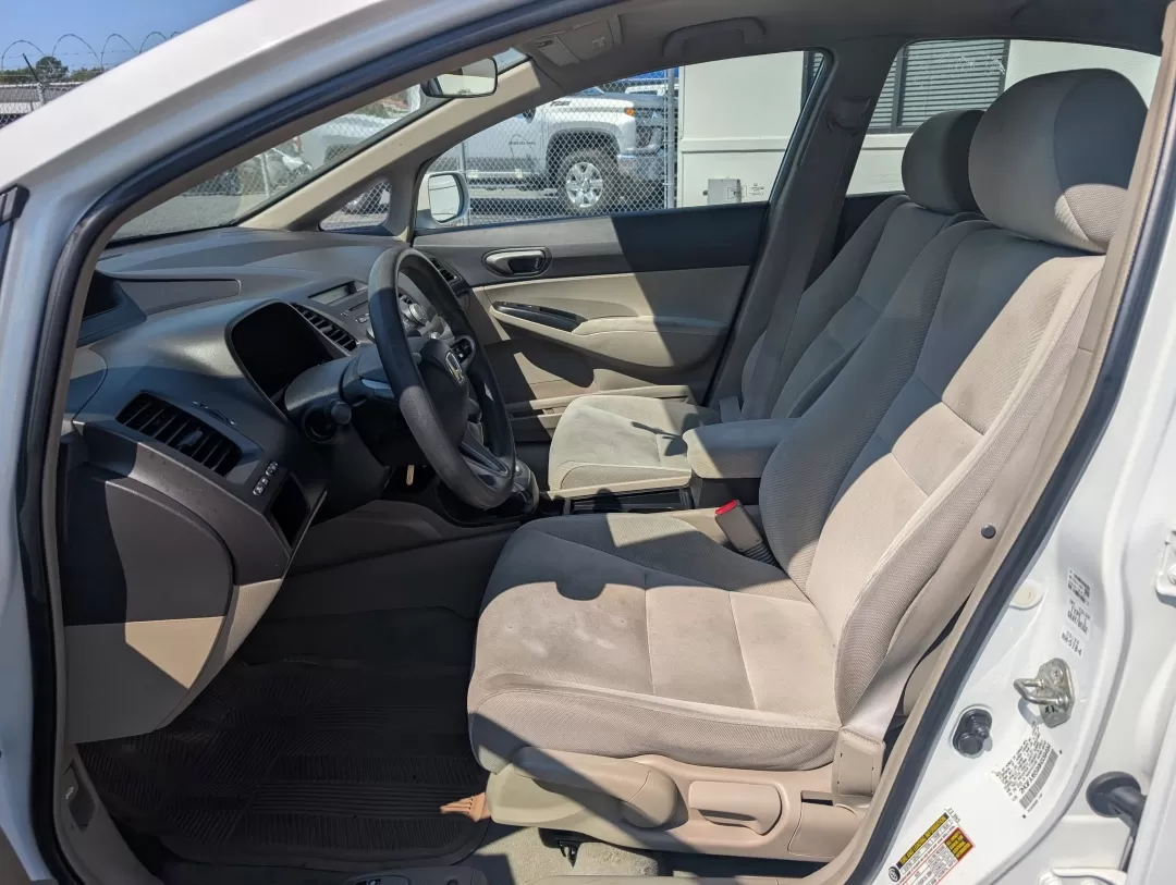 2009 Honda Civic Sdn LX (2HGFA16599H) with an Other engine, located at 3959 U.S. 80 W, Phenix City, AL, 36870, (334) 297-4885, 32.469296, -85.135185 - **Discover Your Next Adventure with the 2009 Honda Civic LX at Gils Auto!**<br /> <br /> Are you looking for a dependable vehicle that aligns with your busy lifestyle? The 2009 Honda Civic LX, available at Gils Auto in Phenix City, AL, is the perfect blend of efficiency and comfort, making it the id - Photo#9