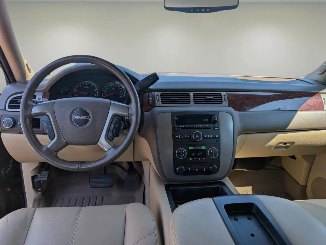 2014 /Light Tan GMC Yukon SLT (1GKS1CE05ER) with an Other engine, located at 3959 U.S. 80 W, Phenix City, AL, 36870, (334) 297-4885, 32.469296, -85.135185 - **Discover the Adventure in a 2014 GMC Yukon SLT at Gils Auto in Phenix City, AL!**<br /> <br /> Are you ready to elevate your family adventures or tackle tough commutes with a vehicle that combines comfort, space, and powerful performance? Look no further than this stunning 2014 GMC Yukon SLT, avai - Photo#13
