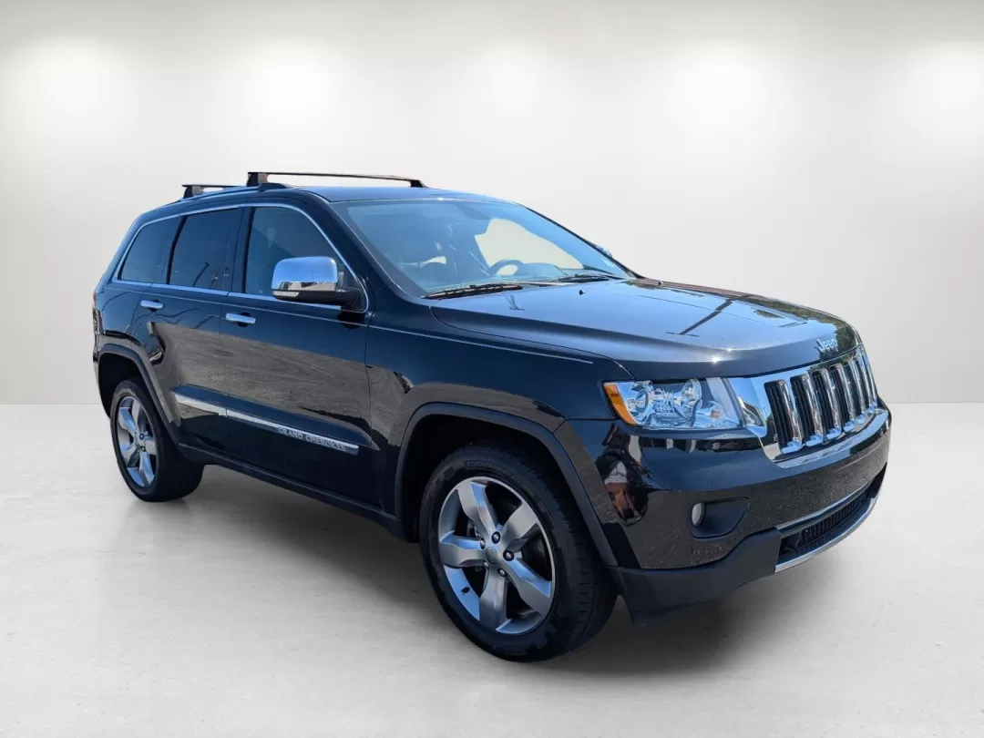 2013 /Black Jeep Grand Cherokee Limited (1C4RJFBG0DC) with an Other engine, located at 3959 U.S. 80 W, Phenix City, AL, 36870, (334) 297-4885, 32.469296, -85.135185 - **Elevate Your Adventures with This 2013 Jeep Grand Cherokee Limited in Phenix City, AL!**<br /> <br /> Are you ready to embark on unforgettable journeys and create lasting family memories? Look no further than this stunning 2013 Jeep Grand Cherokee Limited, now available at Gils Auto in Phenix City - Photo#3