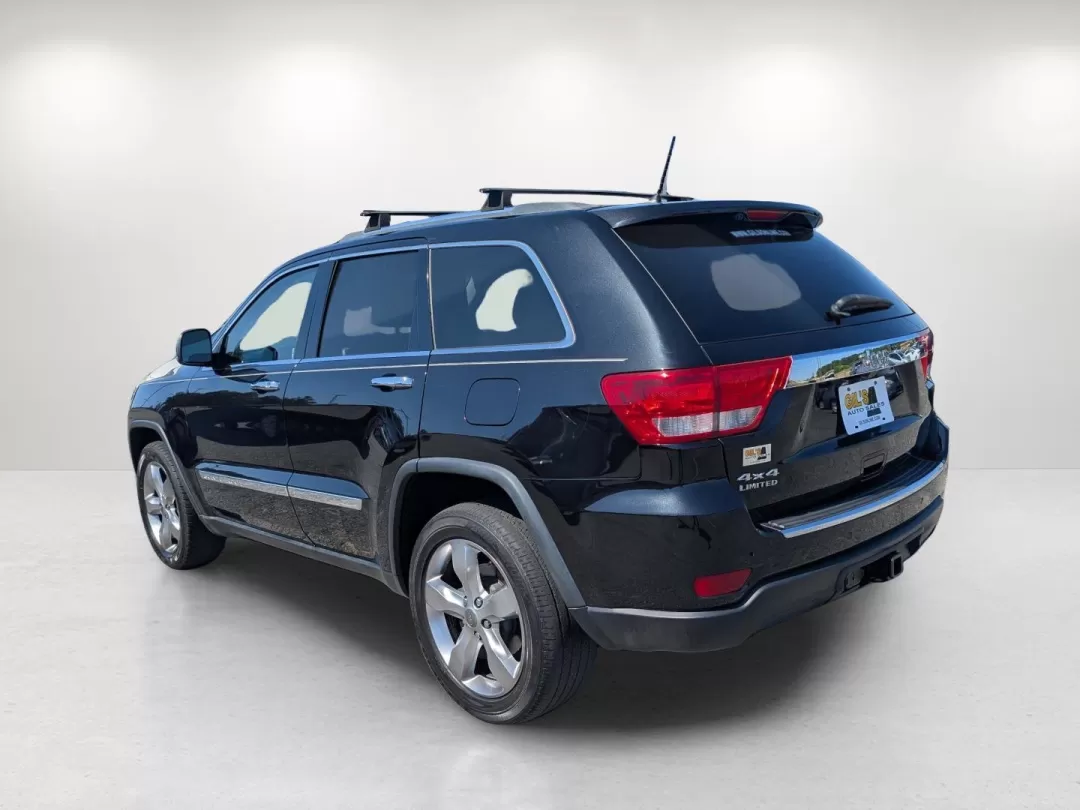 2013 /Black Jeep Grand Cherokee Limited (1C4RJFBG0DC) with an Other engine, located at 3959 U.S. 80 W, Phenix City, AL, 36870, (334) 297-4885, 32.469296, -85.135185 - **Elevate Your Adventures with This 2013 Jeep Grand Cherokee Limited in Phenix City, AL!**<br /> <br /> Are you ready to embark on unforgettable journeys and create lasting family memories? Look no further than this stunning 2013 Jeep Grand Cherokee Limited, now available at Gils Auto in Phenix City - Photo#7