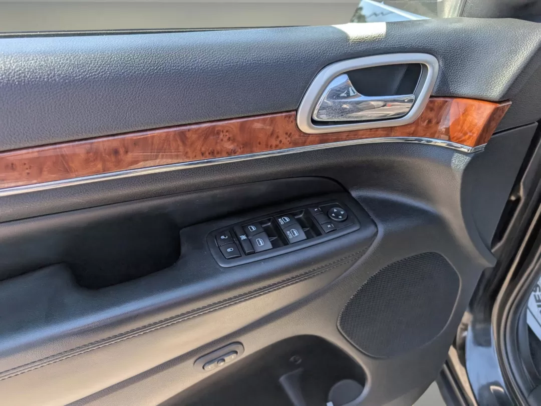 2013 /Black Jeep Grand Cherokee Limited (1C4RJFBG0DC) with an Other engine, located at 3959 U.S. 80 W, Phenix City, AL, 36870, (334) 297-4885, 32.469296, -85.135185 - **Elevate Your Adventures with This 2013 Jeep Grand Cherokee Limited in Phenix City, AL!**<br /> <br /> Are you ready to embark on unforgettable journeys and create lasting family memories? Look no further than this stunning 2013 Jeep Grand Cherokee Limited, now available at Gils Auto in Phenix City - Photo#9
