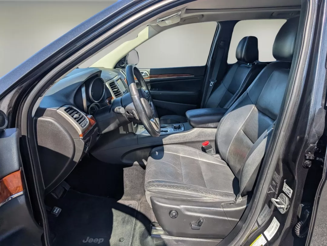 2013 /Black Jeep Grand Cherokee Limited (1C4RJFBG0DC) with an Other engine, located at 3959 U.S. 80 W, Phenix City, AL, 36870, (334) 297-4885, 32.469296, -85.135185 - **Elevate Your Adventures with This 2013 Jeep Grand Cherokee Limited in Phenix City, AL!**<br /> <br /> Are you ready to embark on unforgettable journeys and create lasting family memories? Look no further than this stunning 2013 Jeep Grand Cherokee Limited, now available at Gils Auto in Phenix City - Photo#10