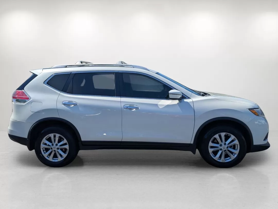 2016 /Charcoal Nissan Rogue SV (KNMAT2MV2GP) with an Other engine, located at 3959 U.S. 80 W, Phenix City, AL, 36870, (334) 297-4885, 32.469296, -85.135185 - **Unleash Your Adventurous Spirit with the 2016 Nissan Rogue SV AWD at Gils Auto - Phenix City!**<br /> <br /> If you're looking for a versatile SUV that perfectly balances comfort and performance for your active lifestyle, the 2016 Nissan Rogue SV AWD is your ideal match! Whether you're navigating - Photo#4