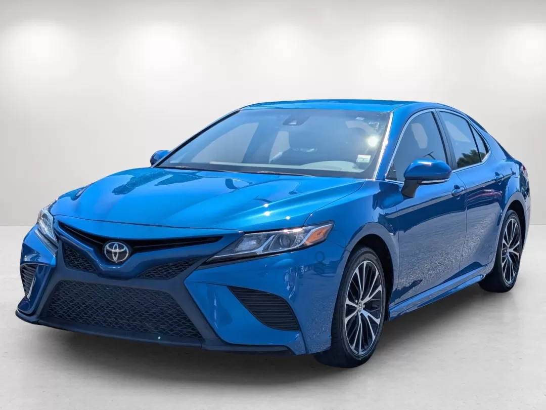 2020 Toyota Camry SE (4T1M11AK2LU) with an Other engine, located at 1430 Gateway Drive, Opelika, AL, 36801, (334) 239-0944, 32.637871, -85.409790 - Are you ready to elevate your daily commute and weekend adventures? Introducing the 2020 Toyota Camry SE available at Gils Auto in Phenix City, AL, your trusted buy here pay here dealership. With its sleek blue exterior and advanced technology features, this sedan is perfect for budget-conscious buy - Photo#1
