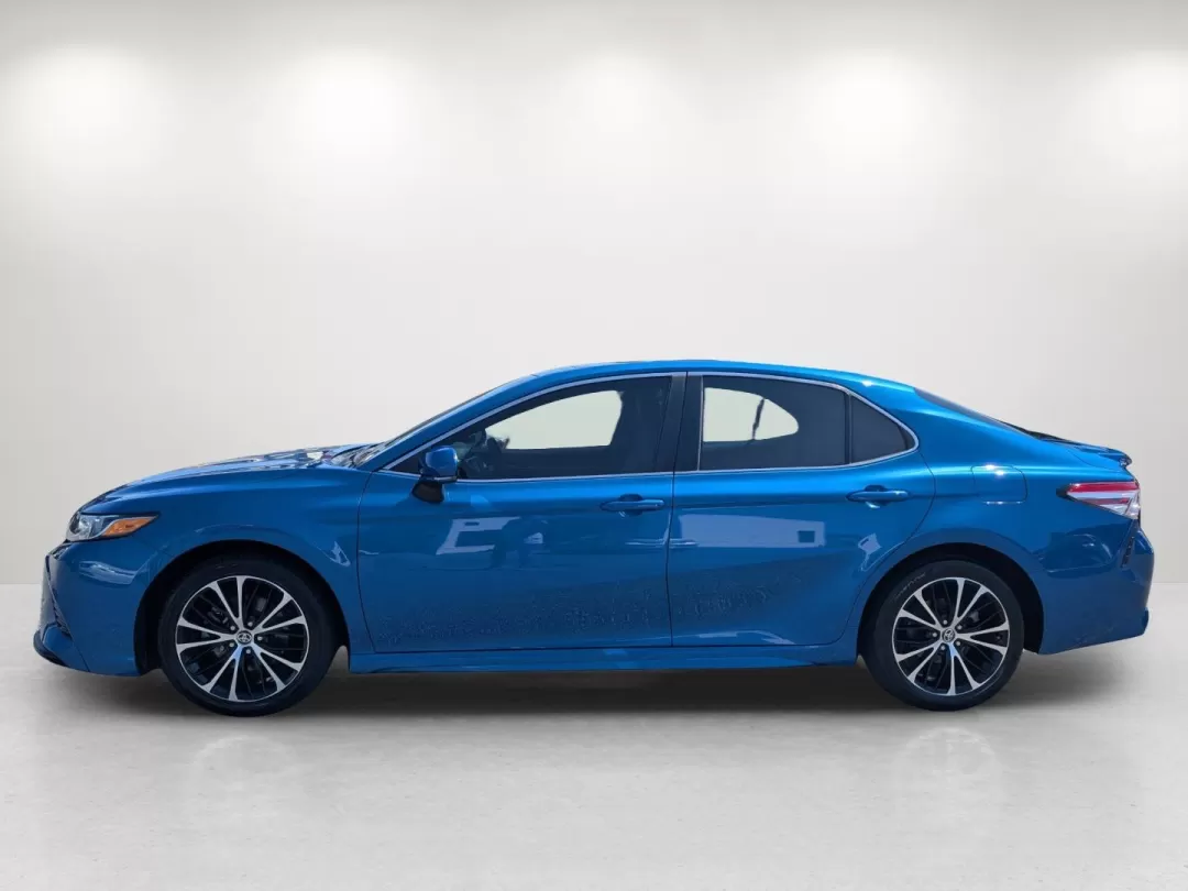 2020 Toyota Camry SE (4T1M11AK2LU) with an Other engine, located at 1430 Gateway Drive, Opelika, AL, 36801, (334) 239-0944, 32.637871, -85.409790 - Are you ready to elevate your daily commute and weekend adventures? Introducing the 2020 Toyota Camry SE available at Gils Auto in Phenix City, AL, your trusted buy here pay here dealership. With its sleek blue exterior and advanced technology features, this sedan is perfect for budget-conscious buy - Photo#8