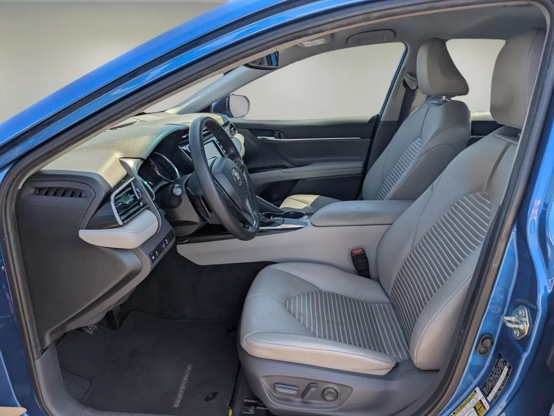 2020 Toyota Camry SE (4T1M11AK2LU) with an Other engine, located at 1430 Gateway Drive, Opelika, AL, 36801, (334) 239-0944, 32.637871, -85.409790 - Are you ready to elevate your daily commute and weekend adventures? Introducing the 2020 Toyota Camry SE available at Gils Auto in Phenix City, AL, your trusted buy here pay here dealership. With its sleek blue exterior and advanced technology features, this sedan is perfect for budget-conscious buy - Photo#10