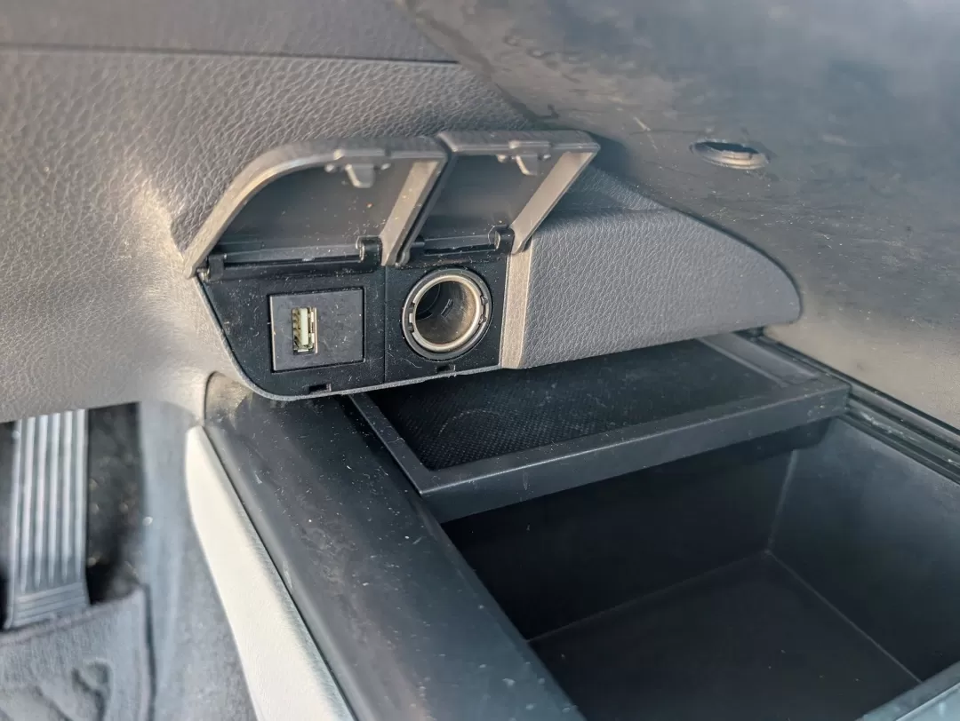 2020 Toyota Camry SE (4T1M11AK2LU) with an Other engine, located at 1430 Gateway Drive, Opelika, AL, 36801, (334) 239-0944, 32.637871, -85.409790 - Are you ready to elevate your daily commute and weekend adventures? Introducing the 2020 Toyota Camry SE available at Gils Auto in Phenix City, AL, your trusted buy here pay here dealership. With its sleek blue exterior and advanced technology features, this sedan is perfect for budget-conscious buy - Photo#14