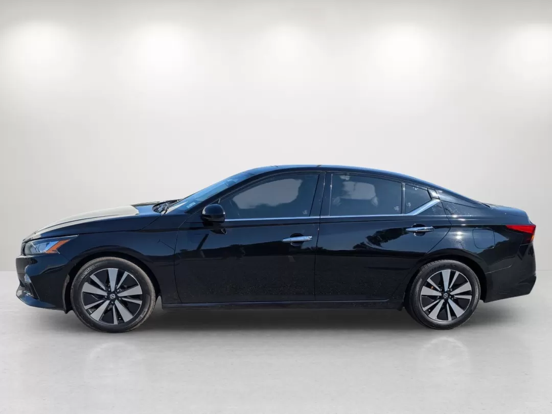 2019 /Charcoal Nissan Altima 2.5 SL (1N4BL4EV4KC) with an Other engine, located at 1430 Gateway Drive, Opelika, AL, 36801, (334) 239-0944, 32.637871, -85.409790 - Experience the perfect blend of style, performance, and cutting-edge technology with the 2019 Nissan Altima 2.5 SL, now available at Gils Auto in Phenix City, AL. This sleek sedan is not just a mode of transportation; it's designed for those who lead dynamic lifestyles-whether you're a busy professi - Photo#7