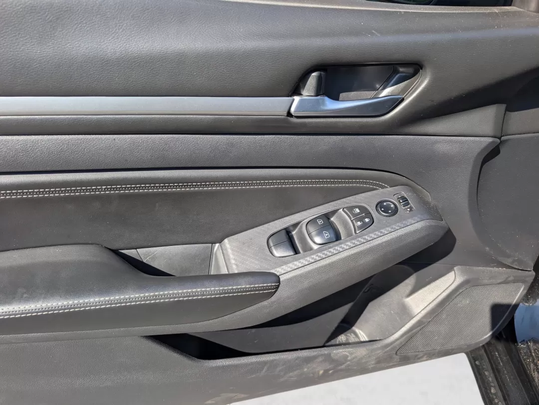 2019 /Charcoal Nissan Altima 2.5 SL (1N4BL4EV4KC) with an Other engine, located at 1430 Gateway Drive, Opelika, AL, 36801, (334) 239-0944, 32.637871, -85.409790 - Experience the perfect blend of style, performance, and cutting-edge technology with the 2019 Nissan Altima 2.5 SL, now available at Gils Auto in Phenix City, AL. This sleek sedan is not just a mode of transportation; it's designed for those who lead dynamic lifestyles-whether you're a busy professi - Photo#8