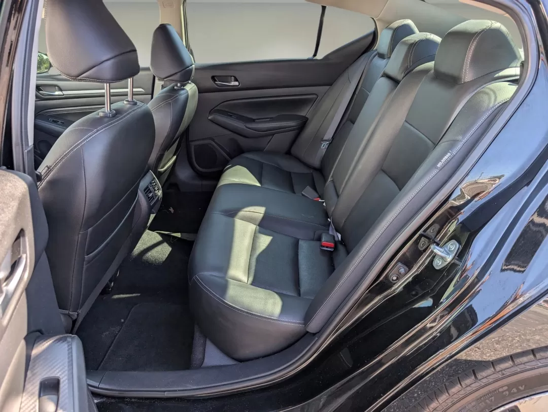2019 /Charcoal Nissan Altima 2.5 SL (1N4BL4EV4KC) with an Other engine, located at 1430 Gateway Drive, Opelika, AL, 36801, (334) 239-0944, 32.637871, -85.409790 - Experience the perfect blend of style, performance, and cutting-edge technology with the 2019 Nissan Altima 2.5 SL, now available at Gils Auto in Phenix City, AL. This sleek sedan is not just a mode of transportation; it's designed for those who lead dynamic lifestyles-whether you're a busy professi - Photo#10
