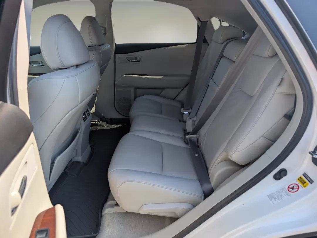2010 Lexus RX 350 (2T2ZK1BA6AC) with an Other engine, located at 5115 14th Ave., Columbus, GA, 31904, (706) 323-0345, 32.511494, -84.971046 - **Discover Your Next Adventure with the 2010 Lexus RX 350 at Gils Auto!**<br /> <br /> Are you ready to elevate your lifestyle with a vehicle that blends luxury, reliability, and versatility? The 2010 Lexus RX 350 is the perfect SUV for those who love weekend adventures, family outings, or simply na - Photo#10