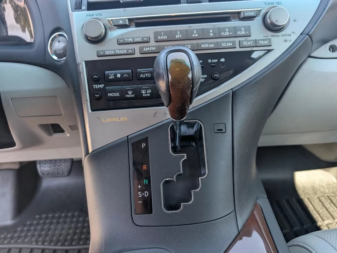 2010 Lexus RX 350 (2T2ZK1BA6AC) with an Other engine, located at 5115 14th Ave., Columbus, GA, 31904, (706) 323-0345, 32.511494, -84.971046 - **Discover Your Next Adventure with the 2010 Lexus RX 350 at Gils Auto!**<br /> <br /> Are you ready to elevate your lifestyle with a vehicle that blends luxury, reliability, and versatility? The 2010 Lexus RX 350 is the perfect SUV for those who love weekend adventures, family outings, or simply na - Photo#13