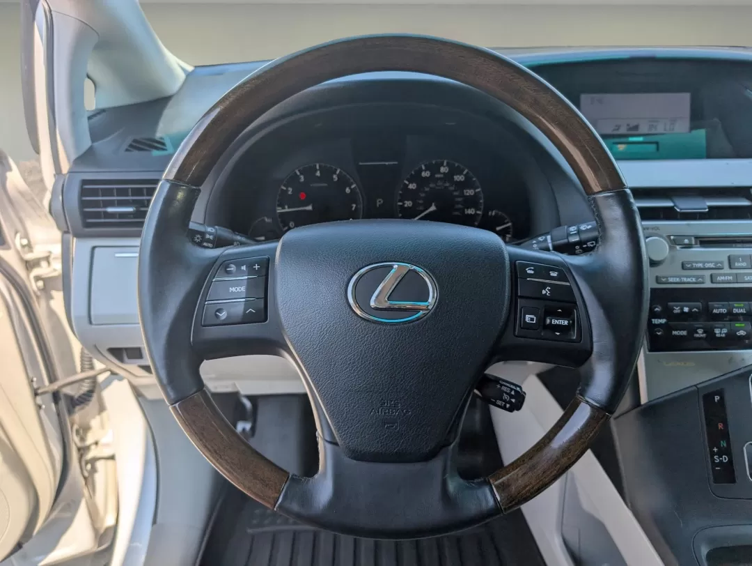 2010 Lexus RX 350 (2T2ZK1BA6AC) with an Other engine, located at 5115 14th Ave., Columbus, GA, 31904, (706) 323-0345, 32.511494, -84.971046 - **Discover Your Next Adventure with the 2010 Lexus RX 350 at Gils Auto!**<br /> <br /> Are you ready to elevate your lifestyle with a vehicle that blends luxury, reliability, and versatility? The 2010 Lexus RX 350 is the perfect SUV for those who love weekend adventures, family outings, or simply na - Photo#16