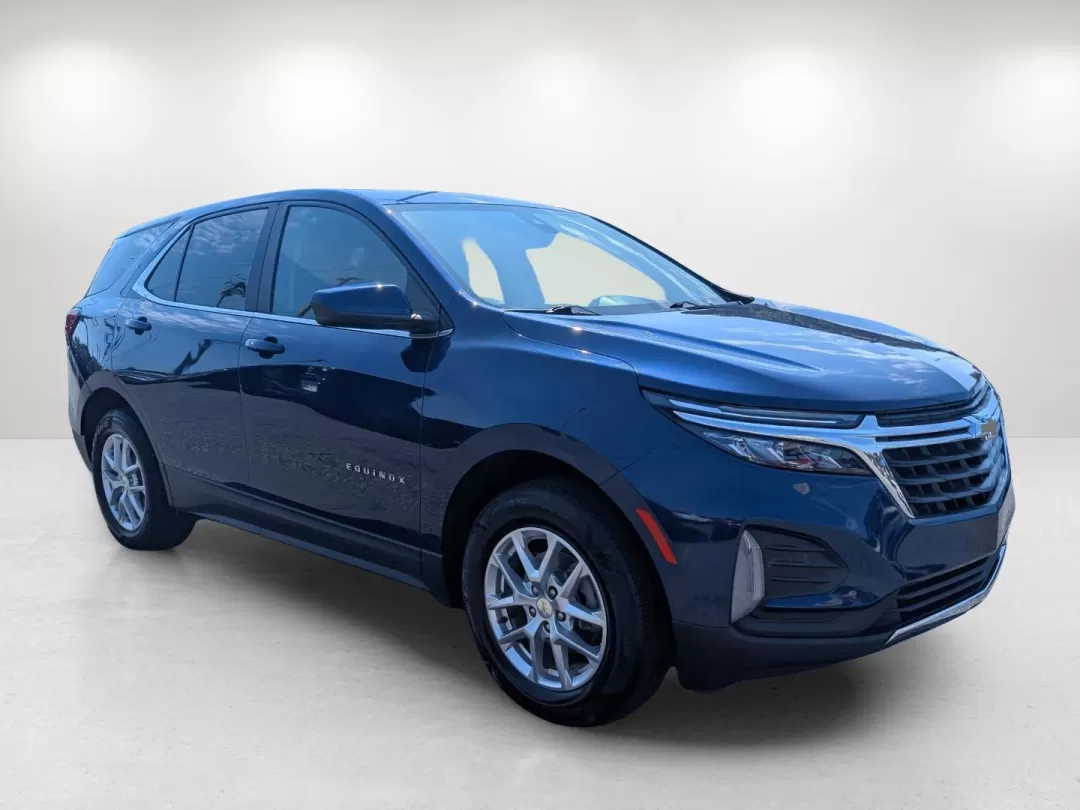 2022 /Jet Black Chevrolet Equinox LT (3GNAXUEV0NL) with an Other engine, located at 3959 U.S. 80 W, Phenix City, AL, 36870, (334) 297-4885, 32.469296, -85.135185 - **Explore the Open Road with the 2022 Chevrolet Equinox Your Perfect Adventure Companion!**<br /> <br /> Are you searching for the ideal vehicle that can transition seamlessly from weekday commutes to weekend escapades? Look no further than the stunning 2022 Chevrolet Equinox LT available now at Gi - Photo#3