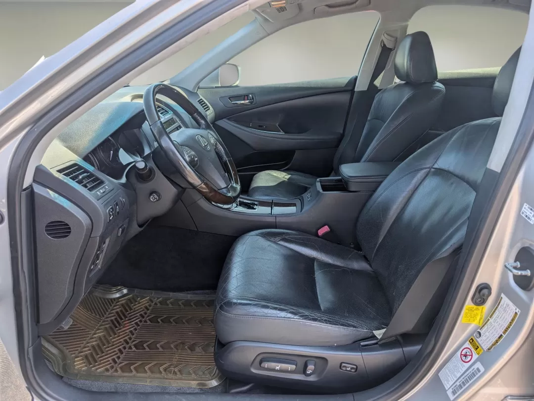 2012 Lexus ES 350 (JTHBK1EG8C2) with an Other engine, located at 521 Old Farm Lane Rd, Prattville, AL, 36066, (334) 325-1505, 32.482460, -86.416367 - **Experience the Luxurious Ride You Deserve with this 2012 Lexus ES 350 at Gils Auto!**<br /> <br /> Are you searching for a vehicle that perfectly balances comfort, elegance, and reliability? Look no further! Nestled in the heart of Prattville, AL, Gils Auto offers this stunning 2012 Lexus ES 350 t - Photo#10