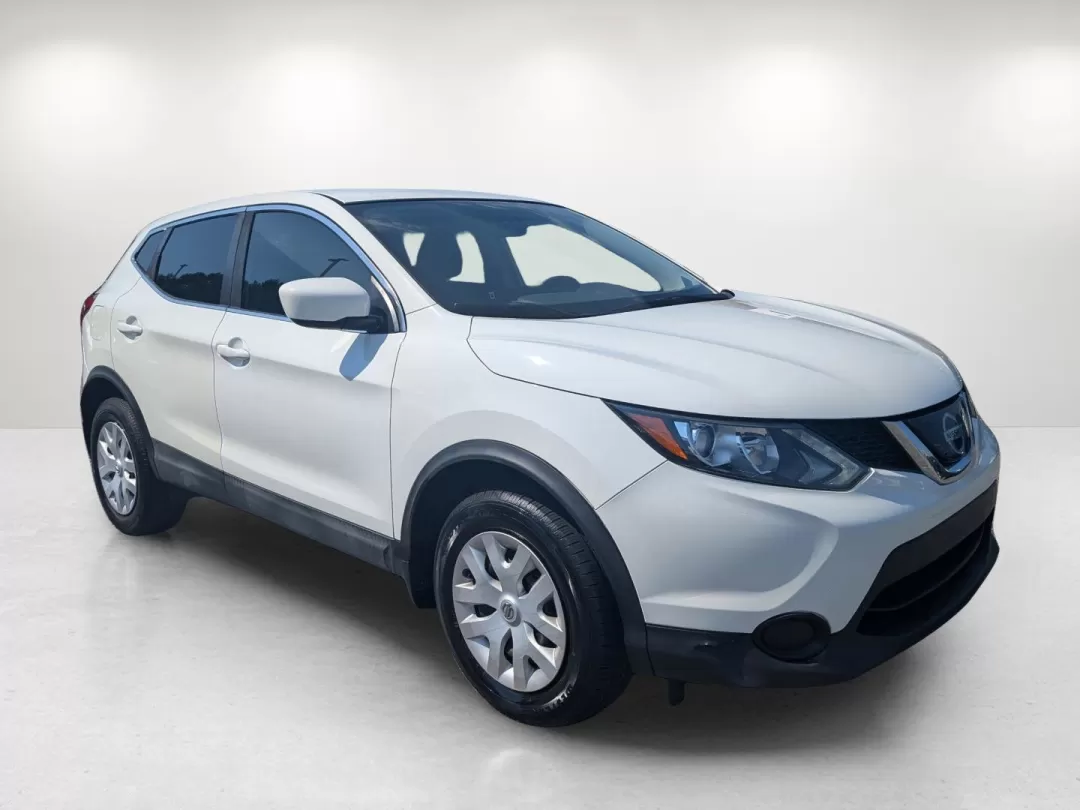 2019 /Charcoal Nissan Rogue S (JN1BJ1CP4KW) with an Other engine, located at 5115 14th Ave., Columbus, GA, 31904, (706) 323-0345, 32.511494, -84.971046 - Discover the perfect blend of adventure and everyday practicality with this 2019 Nissan Rogue S, available now at Gils Auto in Phenix City, AL. Whether you're commuting to work, taking the kids to soccer practice, or planning a weekend getaway, this versatile SUV is designed to meet your lifestyle n - Photo#2