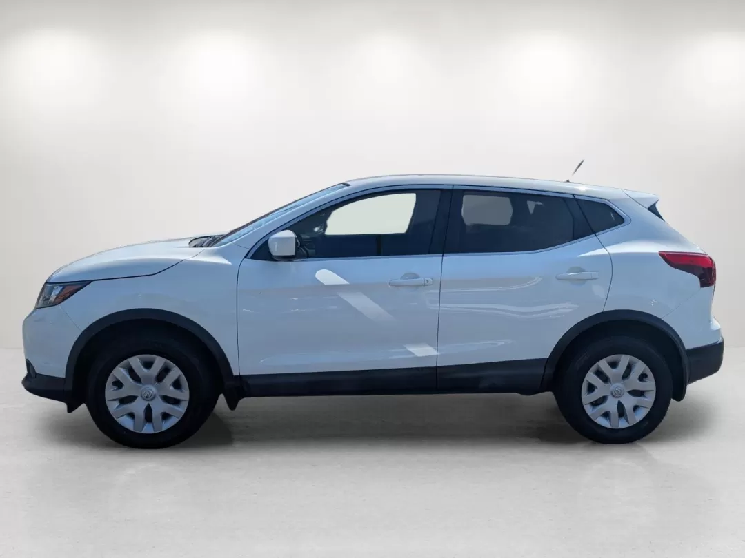 2019 /Charcoal Nissan Rogue S (JN1BJ1CP4KW) with an Other engine, located at 5115 14th Ave., Columbus, GA, 31904, (706) 323-0345, 32.511494, -84.971046 - Discover the perfect blend of adventure and everyday practicality with this 2019 Nissan Rogue S, available now at Gils Auto in Phenix City, AL. Whether you're commuting to work, taking the kids to soccer practice, or planning a weekend getaway, this versatile SUV is designed to meet your lifestyle n - Photo#7