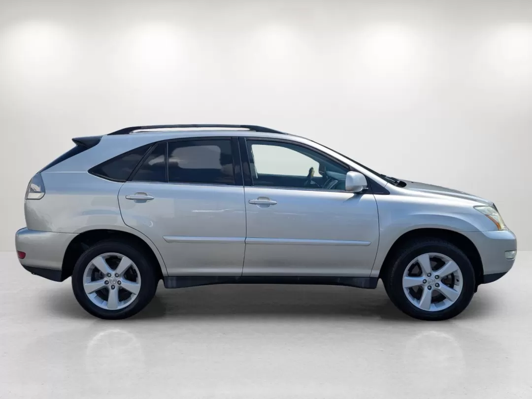 2006 Lexus RX 330 (2T2GA31U86C) with an Other engine, located at 3959 U.S. 80 W, Phenix City, AL, 36870, (334) 297-4885, 32.469296, -85.135185 - **Discover Your Next Adventure with the 2006 Lexus RX 330 at Gils Auto Phenix City, AL**<br /> <br /> Are you ready to elevate your lifestyle with a vehicle that embodies luxury and practicality? Look no further than the 2006 Lexus RX 330, a perfect blend of comfort and capability for families, com - Photo#3