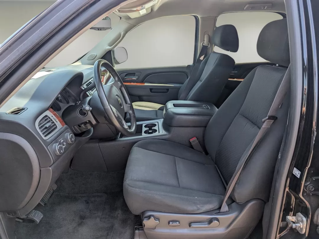 2014 /Ebony Chevrolet Tahoe LS (1GNSKAE00ER) with an Other engine, located at 3959 U.S. 80 W, Phenix City, AL, 36870, (334) 297-4885, 32.469296, -85.135185 - Elevate your family adventures and weekend getaways with this robust 2014 Chevrolet Tahoe LS, a versatile SUV that perfectly balances style, comfort, and functionality. This vehicle is not just about getting from point A to point B; it's about creating memorable moments with your loved ones. Whether - Photo#9