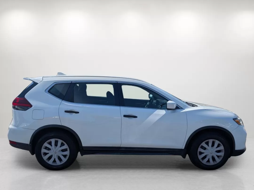 2018 /Charcoal Nissan Rogue S (5N1AT2MT1JC) with an Other engine, located at 3959 U.S. 80 W, Phenix City, AL, 36870, (334) 297-4885, 32.469296, -85.135185 - **Adventure Awaits with this 2018 Nissan Rogue at Gils Auto!**<br /> <br /> Are you ready to elevate your lifestyle and embark on unforgettable journeys? Whether you're planning family outings, weekend getaways, or commuting to work, the 2018 Nissan Rogue is the perfect companion. With its spacious - Photo#3
