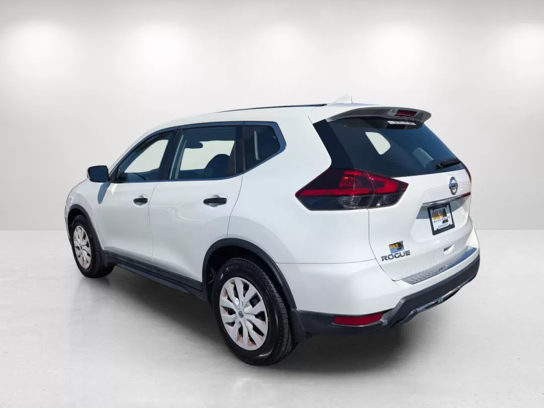 2018 /Charcoal Nissan Rogue S (5N1AT2MT1JC) with an Other engine, located at 3959 U.S. 80 W, Phenix City, AL, 36870, (334) 297-4885, 32.469296, -85.135185 - **Adventure Awaits with this 2018 Nissan Rogue at Gils Auto!**<br /> <br /> Are you ready to elevate your lifestyle and embark on unforgettable journeys? Whether you're planning family outings, weekend getaways, or commuting to work, the 2018 Nissan Rogue is the perfect companion. With its spacious - Photo#6