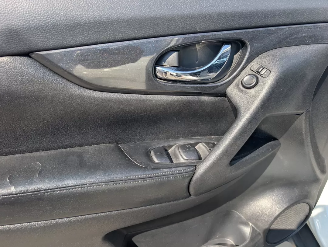 2018 /Charcoal Nissan Rogue S (5N1AT2MT1JC) with an Other engine, located at 3959 U.S. 80 W, Phenix City, AL, 36870, (334) 297-4885, 32.469296, -85.135185 - **Adventure Awaits with this 2018 Nissan Rogue at Gils Auto!**<br /> <br /> Are you ready to elevate your lifestyle and embark on unforgettable journeys? Whether you're planning family outings, weekend getaways, or commuting to work, the 2018 Nissan Rogue is the perfect companion. With its spacious - Photo#8