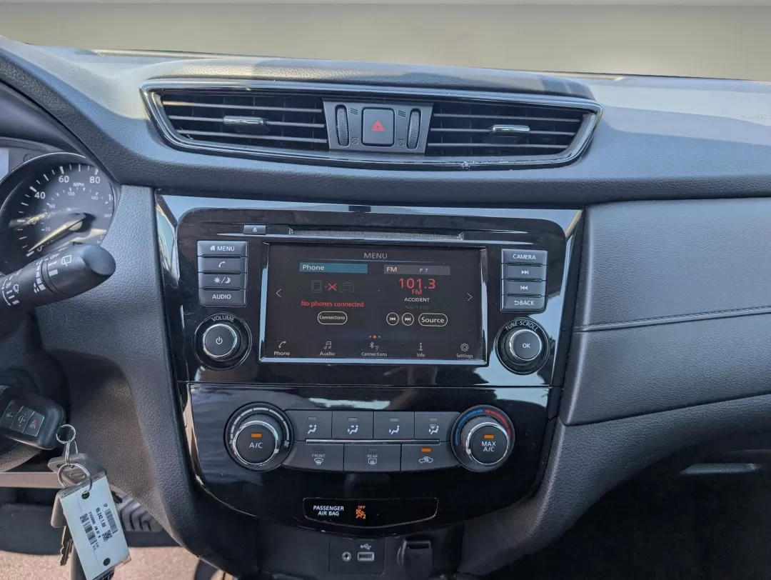 2018 /Charcoal Nissan Rogue S (5N1AT2MT1JC) with an Other engine, located at 3959 U.S. 80 W, Phenix City, AL, 36870, (334) 297-4885, 32.469296, -85.135185 - **Adventure Awaits with this 2018 Nissan Rogue at Gils Auto!**<br /> <br /> Are you ready to elevate your lifestyle and embark on unforgettable journeys? Whether you're planning family outings, weekend getaways, or commuting to work, the 2018 Nissan Rogue is the perfect companion. With its spacious - Photo#16