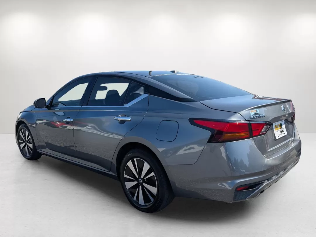 2019 /Charcoal Nissan Altima 2.5 SL (1N4BL4EW9KC) with an Other engine, located at 3959 U.S. 80 W, Phenix City, AL, 36870, (334) 297-4885, 32.469296, -85.135185 - **Experience the Ultimate Drive with the 2019 Nissan Altima 2.5 SL at Gils Auto - Phenix City!**<br /> <br /> Are you searching for a reliable vehicle that effortlessly combines style, technology, and comfort? The 2019 Nissan Altima 2.5 SL is perfect for busy professionals commuting to work or growi - Photo#7