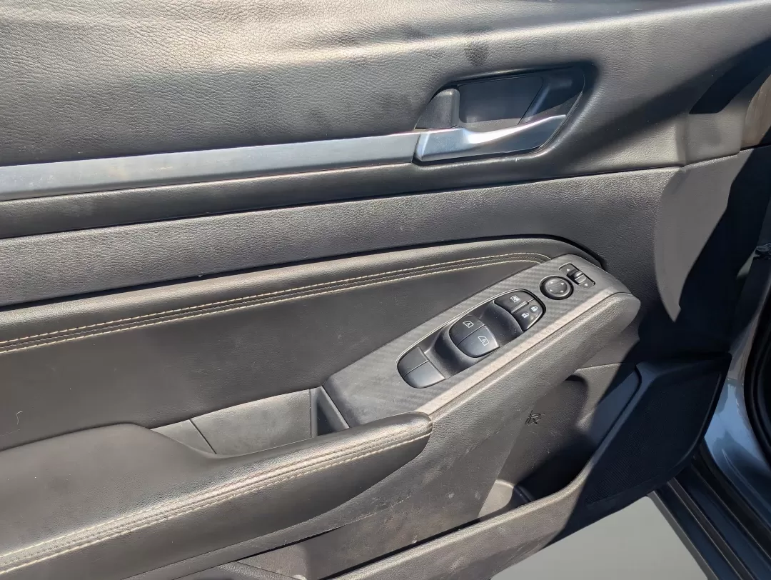 2019 /Charcoal Nissan Altima 2.5 SL (1N4BL4EW9KC) with an Other engine, located at 3959 U.S. 80 W, Phenix City, AL, 36870, (334) 297-4885, 32.469296, -85.135185 - **Experience the Ultimate Drive with the 2019 Nissan Altima 2.5 SL at Gils Auto - Phenix City!**<br /> <br /> Are you searching for a reliable vehicle that effortlessly combines style, technology, and comfort? The 2019 Nissan Altima 2.5 SL is perfect for busy professionals commuting to work or growi - Photo#9
