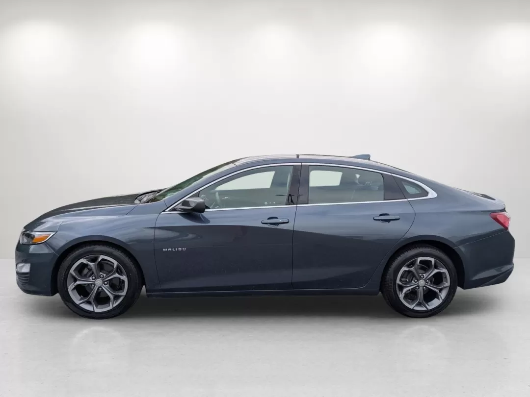 2020 /Jet Black Chevrolet Malibu LT (1G1ZD5ST0LF) with an Other engine, located at 3959 U.S. 80 W, Phenix City, AL, 36870, (334) 297-4885, 32.469296, -85.135185 - Experience the joy of driving with the 2020 Chevrolet Malibu LT, now available at Gils Auto in Phenix City, AL! This stylish sedan is perfect for those who appreciate comfort and efficiency, making it an ideal choice for families on the go, daily commuters, or anyone seeking a reliable vehicle for w - Photo#8