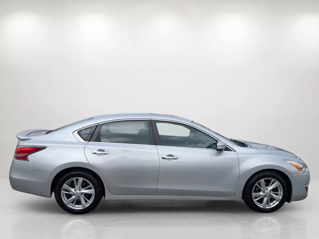 2014 /Charcoal Nissan Altima 2.5 SL (1N4AL3AP7EC) with an Other engine, located at 1430 Gateway Drive, Opelika, AL, 36801, (334) 239-0944, 32.637871, -85.409790 - ### Discover Your Next Adventure: 2014 Nissan Altima 2.5 SL at Gils Auto in Opelika, AL!<br /> <br /> Are you in search of a reliable sedan that caters to both your daily commuting and weekend escapades? Look no further! The 2014 Nissan Altima 2.5 SL at Gils Auto is the perfect blend of comfort, sty - Photo#3