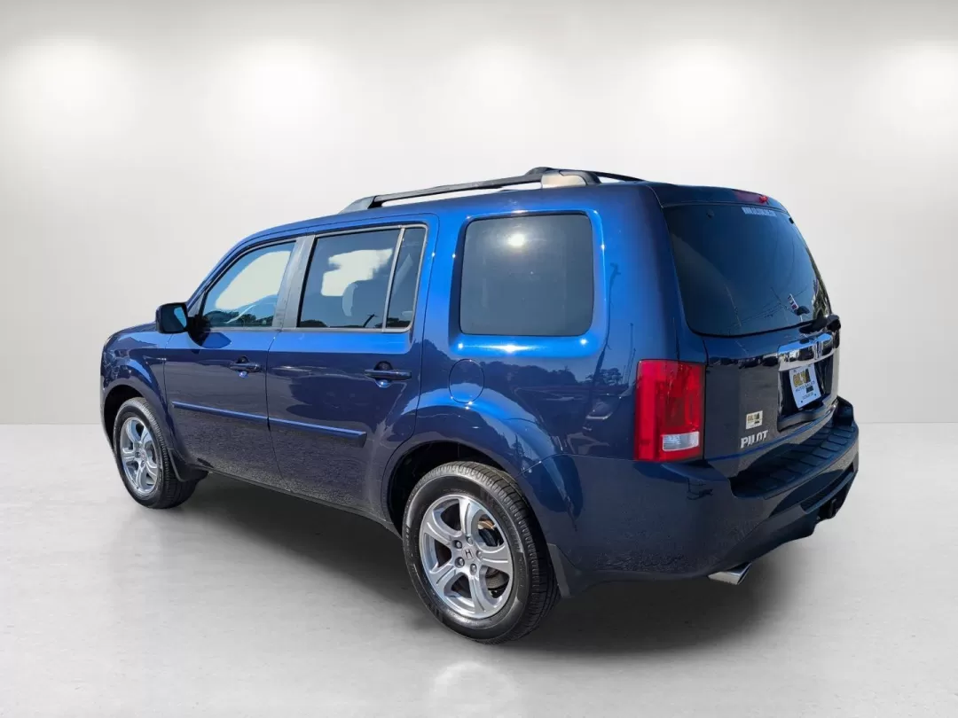 2014 Honda Pilot EX-L (5FNYF3H75EB) with an Other engine, located at 1430 Gateway Drive, Opelika, AL, 36801, (334) 239-0944, 32.637871, -85.409790 - **Discover Your Adventure-Worthy 2014 Honda Pilot EX-L at Gils Auto!**<br /> <br /> Are you ready to elevate your family outings or weekend getaways? Look no further than this 2014 Honda Pilot EX-L, available now at Gils Auto in Phenix City, AL. This versatile SUV is designed for those who embrace a - Photo#6