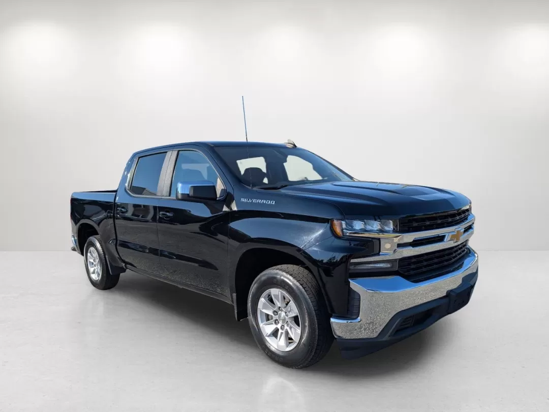 2020 /Jet Black Chevrolet Silverado 1500 LT (3GCPWCED0LG) with an Other engine, located at 7000 Northlake Connector, Columbus, GA, 31904, (706) 987-8085, 32.524975, -84.978134 - 2020 Chevrolet Silverado 1500 LT - Photo#2