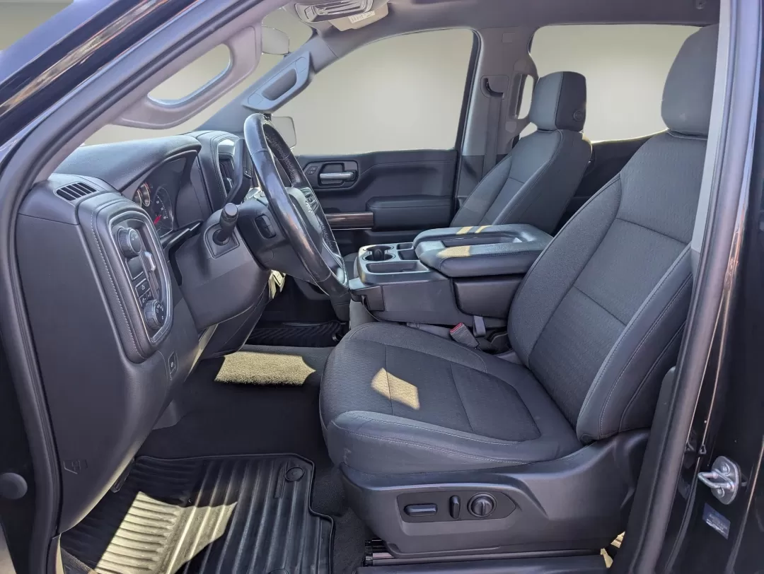 2020 /Jet Black Chevrolet Silverado 1500 LT (3GCPWCED0LG) with an Other engine, located at 7000 Northlake Connector, Columbus, GA, 31904, (706) 987-8085, 32.524975, -84.978134 - 2020 Chevrolet Silverado 1500 LT - Photo#9