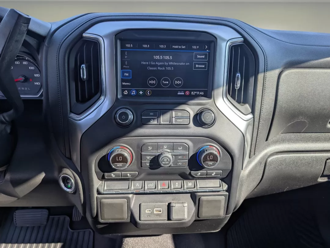 2020 /Jet Black Chevrolet Silverado 1500 LT (3GCPWCED0LG) with an Other engine, located at 7000 Northlake Connector, Columbus, GA, 31904, (706) 987-8085, 32.524975, -84.978134 - 2020 Chevrolet Silverado 1500 LT - Photo#14