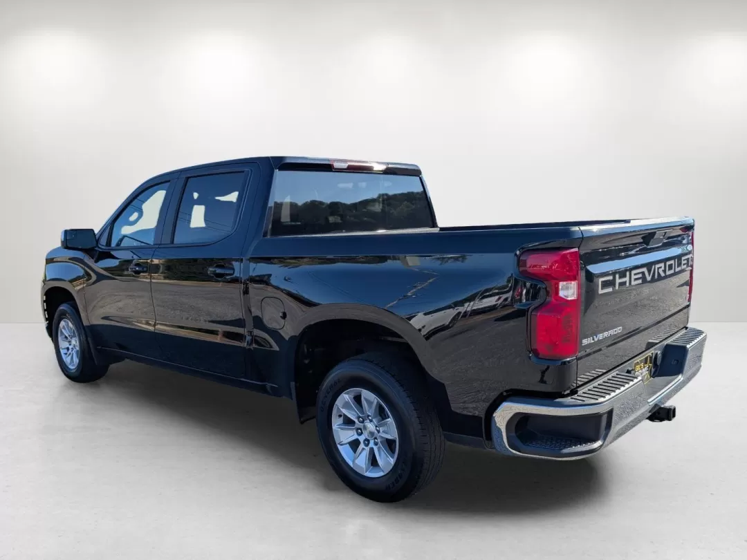 2020 /Jet Black Chevrolet Silverado 1500 LT (3GCPWCED0LG) with an Other engine, located at 3959 U.S. 80 W, Phenix City, AL, 36870, (334) 297-4885, 32.469296, -85.135185 - ### Hit the Road in Style: 2020 Chevrolet Silverado 1500 LT Crew Cab Pickup at Gils Auto<br /> <br /> Are you ready to elevate your driving experience while tackling daily tasks, weekend adventures, or family road trips? The 2020 Chevrolet Silverado 1500 LT Crew Cab Pickup is the perfect vehicle for - Photo#6