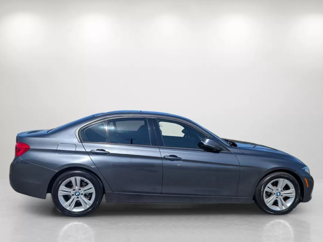 2016 BMW 3 Series 328i (WBA8E9G56GN) with an Other engine, located at 7000 Northlake Connector, Columbus, GA, 31904, (706) 987-8085, 32.524975, -84.978134 - 2016 BMW 3 Series 328i - Photo#3