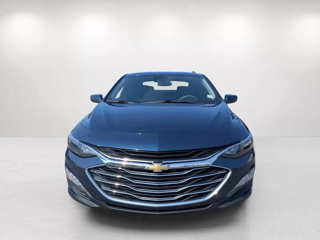 2019 /Jet Black Chevrolet Malibu LT (1G1ZD5ST0KF) with an Other engine, located at 3959 U.S. 80 W, Phenix City, AL, 36870, (334) 297-4885, 32.469296, -85.135185 - Discover the perfect blend of style, comfort, and cutting-edge technology with this **2019 Chevrolet Malibu LT**, available now at **Gils Auto** in **Phenix City, AL**. This versatile sedan is not just a means of transportation; it's an experience that enhances your daily life, whether you're commut - Photo#1