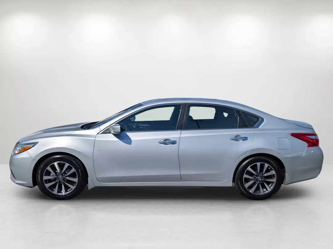 2017 /Charcoal Nissan Altima 2.5 SV (1N4AL3APXHC) with an Other engine, located at 7000 Northlake Connector, Columbus, GA, 31904, (706) 987-8085, 32.524975, -84.978134 - 2017 Nissan Altima 2.5 SV - Photo#7