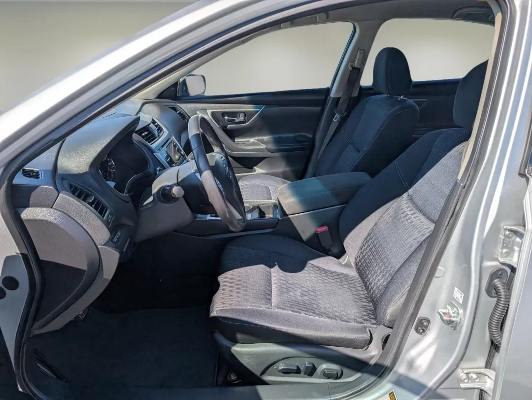2017 /Charcoal Nissan Altima 2.5 SV (1N4AL3APXHC) with an Other engine, located at 7000 Northlake Connector, Columbus, GA, 31904, (706) 987-8085, 32.524975, -84.978134 - 2017 Nissan Altima 2.5 SV - Photo#9