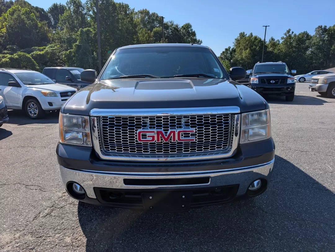 2011 /Ebony GMC Sierra 1500 SLE (3GTP1VE03BG) with an Other engine, located at 3959 U.S. 80 W, Phenix City, AL, 36870, (334) 297-4885, 32.469296, -85.135185 - **Experience Unmatched Versatility with the 2011 GMC Sierra 1500 SLE Crew Cab at Gils Auto Your Trusted Buy Here Pay Here Dealership in Phenix City, AL!**<br /> <br /> Are you ready to elevate your lifestyle with a reliable and rugged vehicle that fits seamlessly into your daily routine? Whether yo - Photo#1