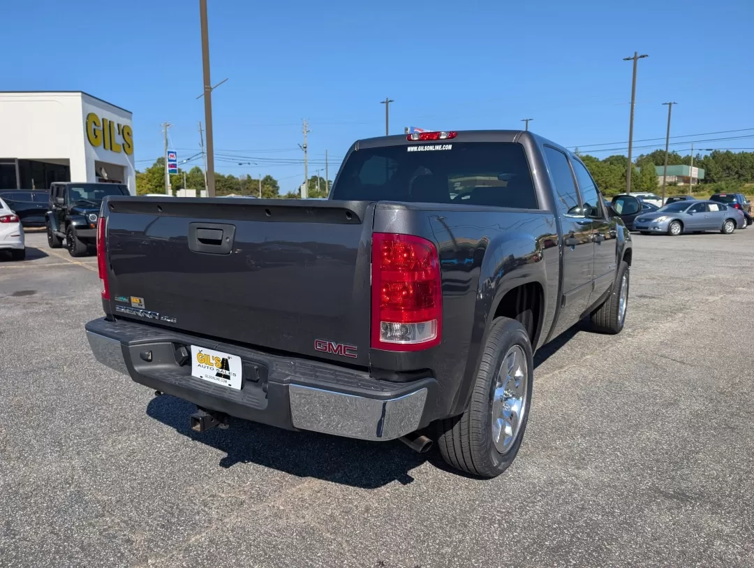 2011 /Ebony GMC Sierra 1500 SLE (3GTP1VE03BG) with an Other engine, located at 3959 U.S. 80 W, Phenix City, AL, 36870, (334) 297-4885, 32.469296, -85.135185 - **Experience Unmatched Versatility with the 2011 GMC Sierra 1500 SLE Crew Cab at Gils Auto Your Trusted Buy Here Pay Here Dealership in Phenix City, AL!**<br /> <br /> Are you ready to elevate your lifestyle with a reliable and rugged vehicle that fits seamlessly into your daily routine? Whether yo - Photo#4