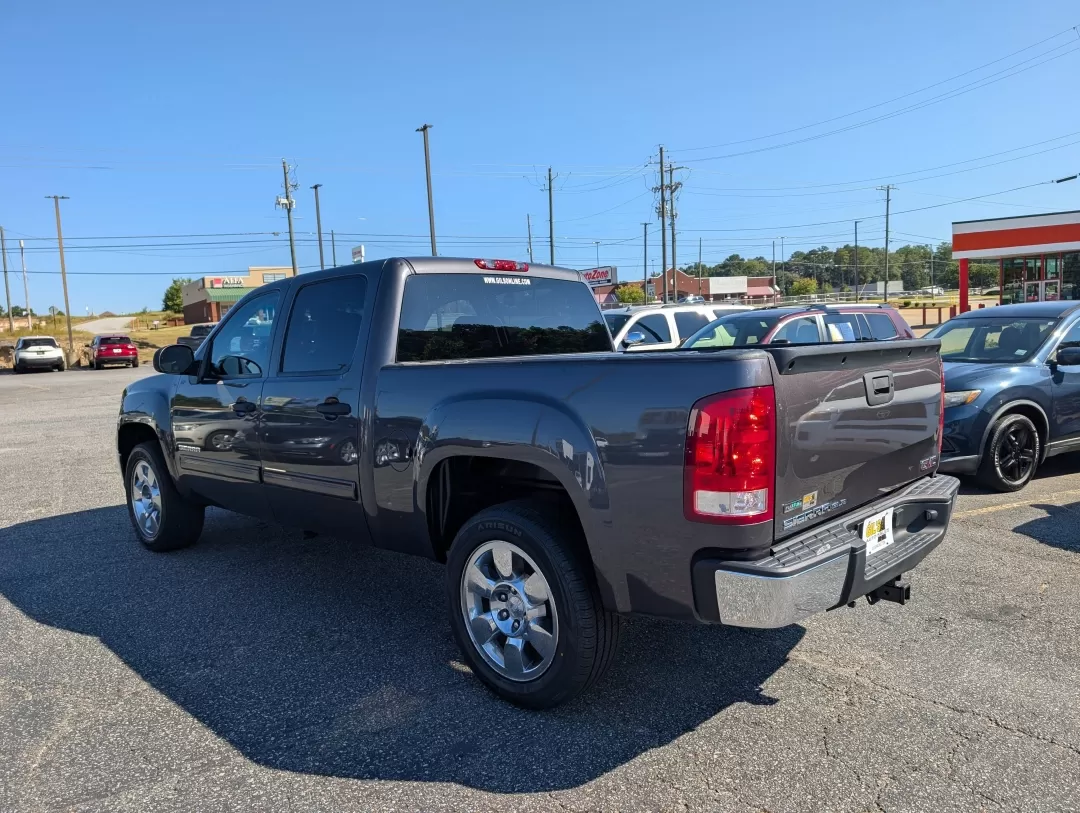2011 /Ebony GMC Sierra 1500 SLE (3GTP1VE03BG) with an Other engine, located at 3959 U.S. 80 W, Phenix City, AL, 36870, (334) 297-4885, 32.469296, -85.135185 - **Experience Unmatched Versatility with the 2011 GMC Sierra 1500 SLE Crew Cab at Gils Auto Your Trusted Buy Here Pay Here Dealership in Phenix City, AL!**<br /> <br /> Are you ready to elevate your lifestyle with a reliable and rugged vehicle that fits seamlessly into your daily routine? Whether yo - Photo#6