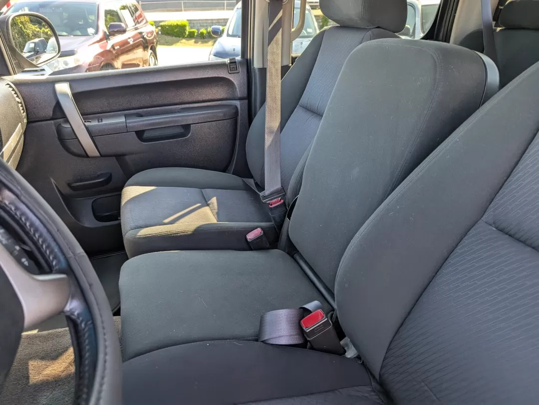 2011 /Ebony GMC Sierra 1500 SLE (3GTP1VE03BG) with an Other engine, located at 3959 U.S. 80 W, Phenix City, AL, 36870, (334) 297-4885, 32.469296, -85.135185 - **Experience Unmatched Versatility with the 2011 GMC Sierra 1500 SLE Crew Cab at Gils Auto Your Trusted Buy Here Pay Here Dealership in Phenix City, AL!**<br /> <br /> Are you ready to elevate your lifestyle with a reliable and rugged vehicle that fits seamlessly into your daily routine? Whether yo - Photo#10