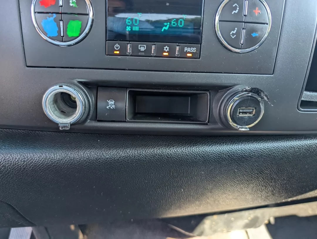 2011 /Ebony GMC Sierra 1500 SLE (3GTP1VE03BG) with an Other engine, located at 3959 U.S. 80 W, Phenix City, AL, 36870, (334) 297-4885, 32.469296, -85.135185 - **Experience Unmatched Versatility with the 2011 GMC Sierra 1500 SLE Crew Cab at Gils Auto Your Trusted Buy Here Pay Here Dealership in Phenix City, AL!**<br /> <br /> Are you ready to elevate your lifestyle with a reliable and rugged vehicle that fits seamlessly into your daily routine? Whether yo - Photo#13