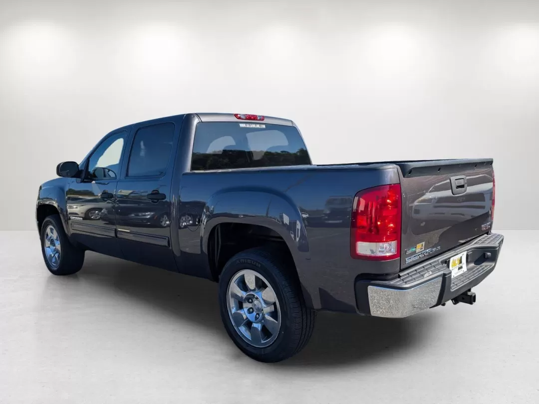 2011 /Ebony GMC Sierra 1500 SLE (3GTP1VE03BG) with an Other engine, located at 5115 14th Ave., Columbus, GA, 31904, (706) 323-0345, 32.511494, -84.971046 - **Experience Unmatched Versatility with the 2011 GMC Sierra 1500 SLE Crew Cab at Gils Auto Your Trusted Buy Here Pay Here Dealership in Phenix City, AL!**<br /> <br /> Are you ready to elevate your lifestyle with a reliable and rugged vehicle that fits seamlessly into your daily routine? Whether yo - Photo#6
