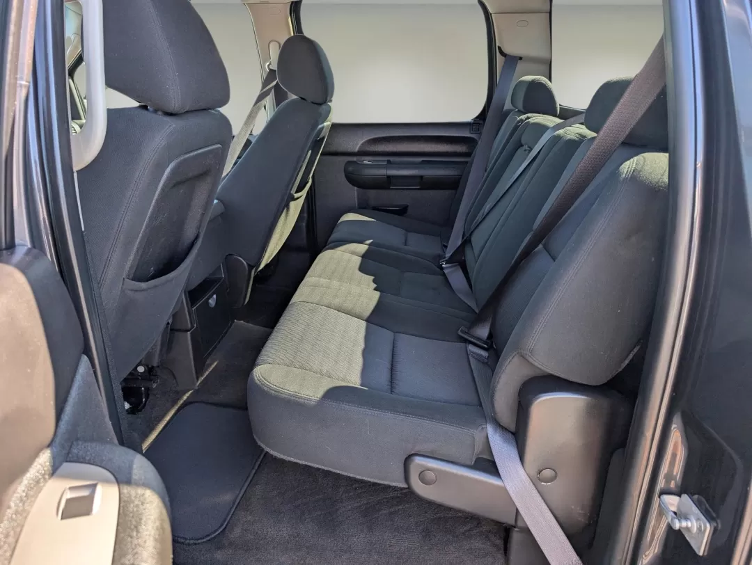 2011 /Ebony GMC Sierra 1500 SLE (3GTP1VE03BG) with an Other engine, located at 5115 14th Ave., Columbus, GA, 31904, (706) 323-0345, 32.511494, -84.971046 - **Experience Unmatched Versatility with the 2011 GMC Sierra 1500 SLE Crew Cab at Gils Auto Your Trusted Buy Here Pay Here Dealership in Phenix City, AL!**<br /> <br /> Are you ready to elevate your lifestyle with a reliable and rugged vehicle that fits seamlessly into your daily routine? Whether yo - Photo#11