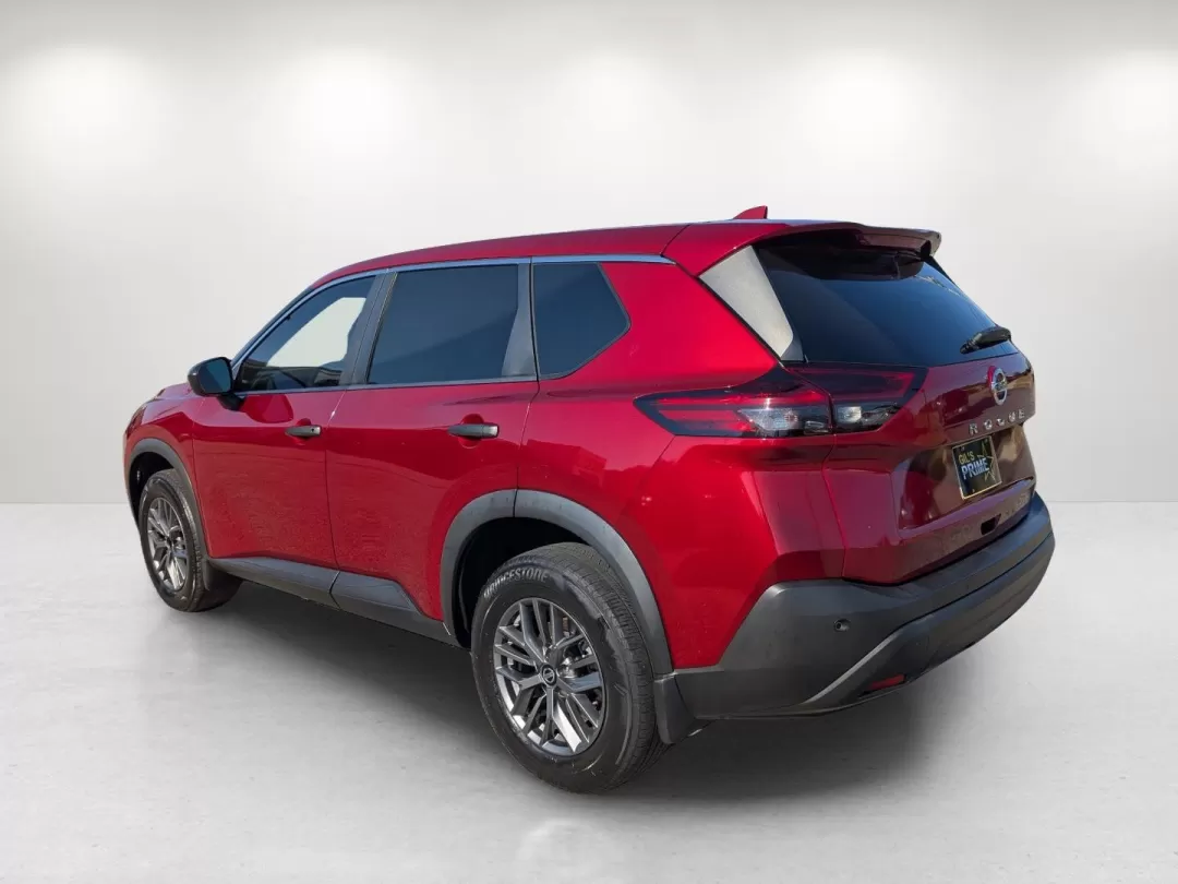 2021 /Charcoal Nissan Rogue S (5N1AT3AA6MC) with an Other engine, located at 3959 U.S. 80 W, Phenix City, AL, 36870, (334) 297-4885, 32.469296, -85.135185 - Discover the perfect blend of style, comfort, and reliability with the 2021 Nissan Rogue S, available at Gils Auto in Phenix City, AL. This SUV is not just a vehicle; it's a lifestyle upgrade that caters to your adventurous spirit and everyday needs. Whether you're a busy professional looking for a - Photo#7